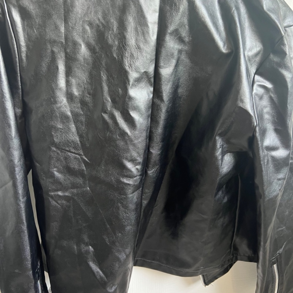 Leather jacket - Picture 2 of 2